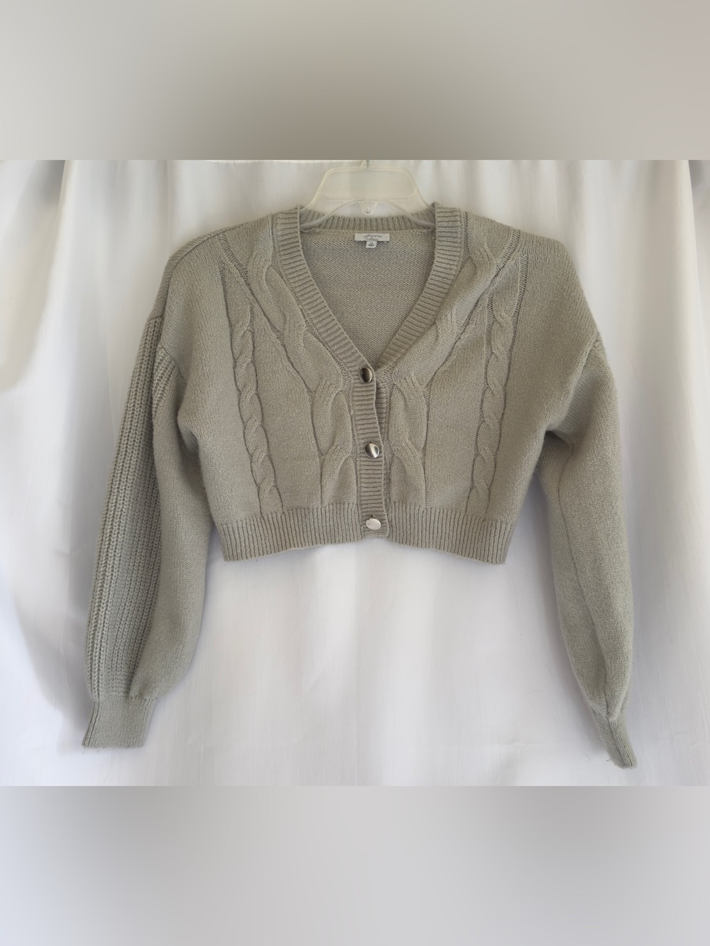 Crown & Ivy Cropped Cable Knit V-Neck Cardigan Sweater - Light Gray XS